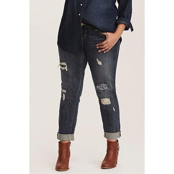 Torrid Premium Boyfriend Distressed Dark Wash Jeans Women's Size 26 Regular 26R - Picture 3 of 12